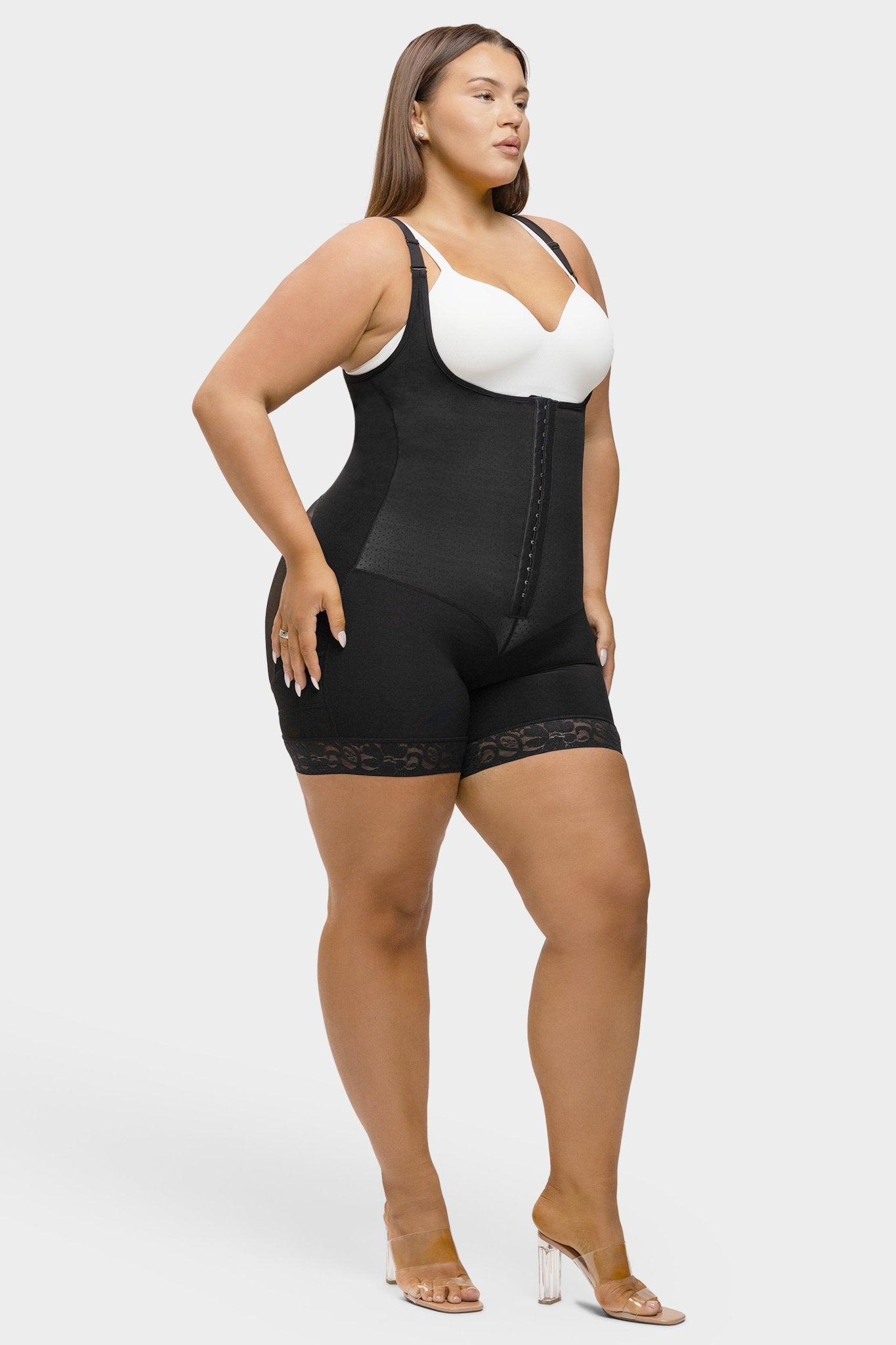 Felicia Short Powernet® - Ademende Latex Body met Open Borst, Buikcontrole en Stevige Compressie Shapewear. - Bella Fit™