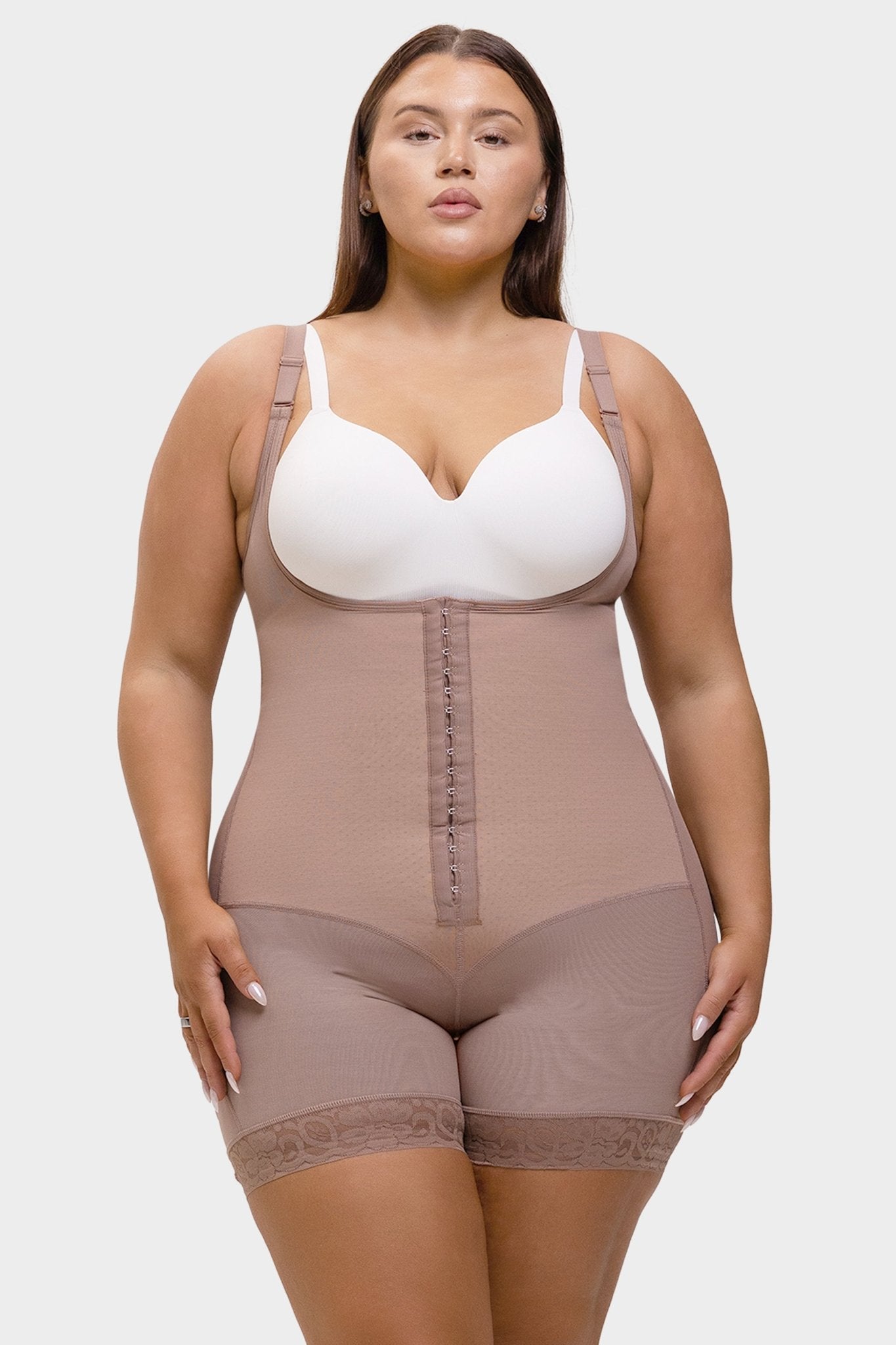 Felicia Short Powernet® - Ademende Latex Body met Open Borst, Buikcontrole en Stevige Compressie Shapewear. - Bella Fit™